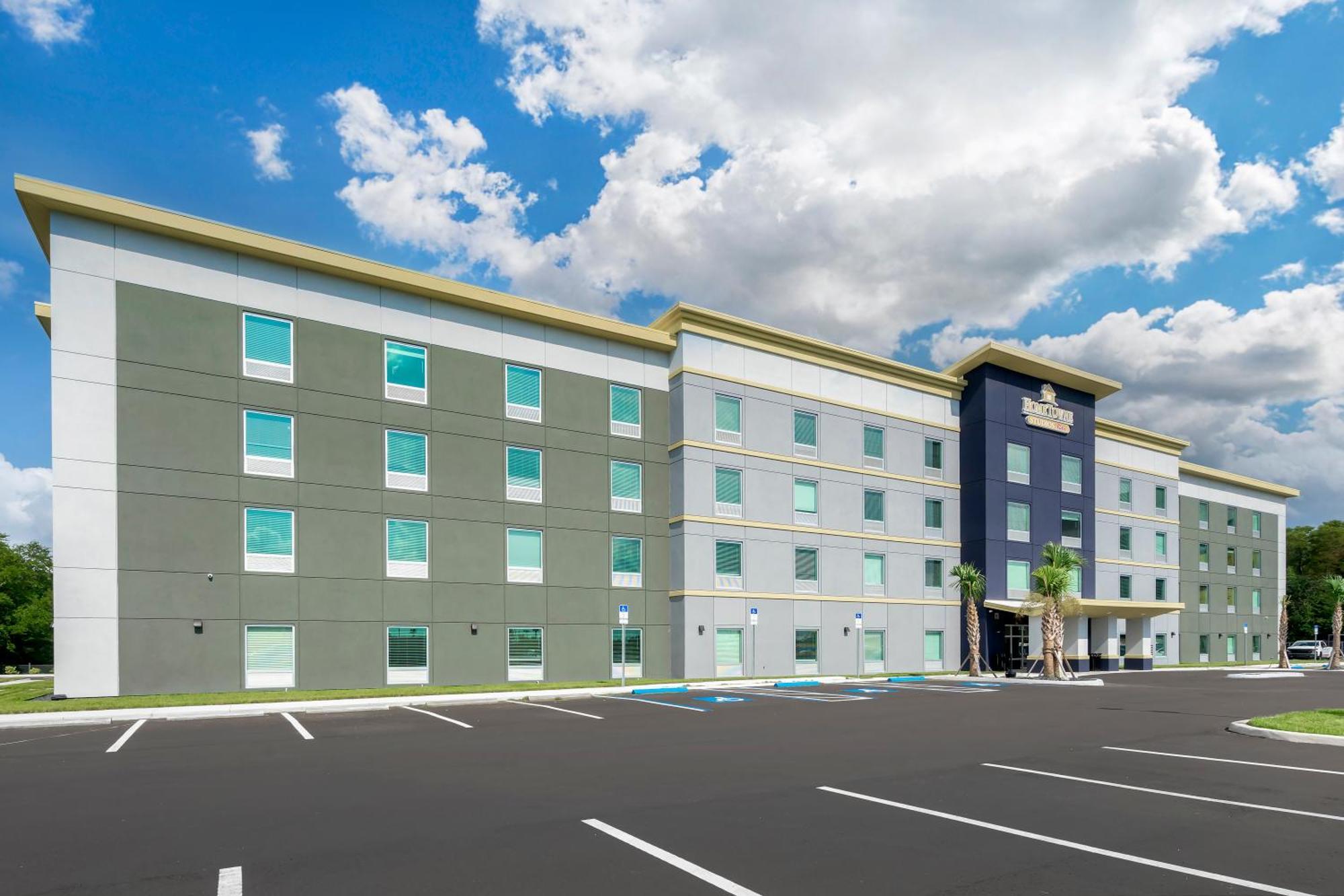 Hometowne Studios By Red Roof Tampa - Airport West Chase Exterior foto