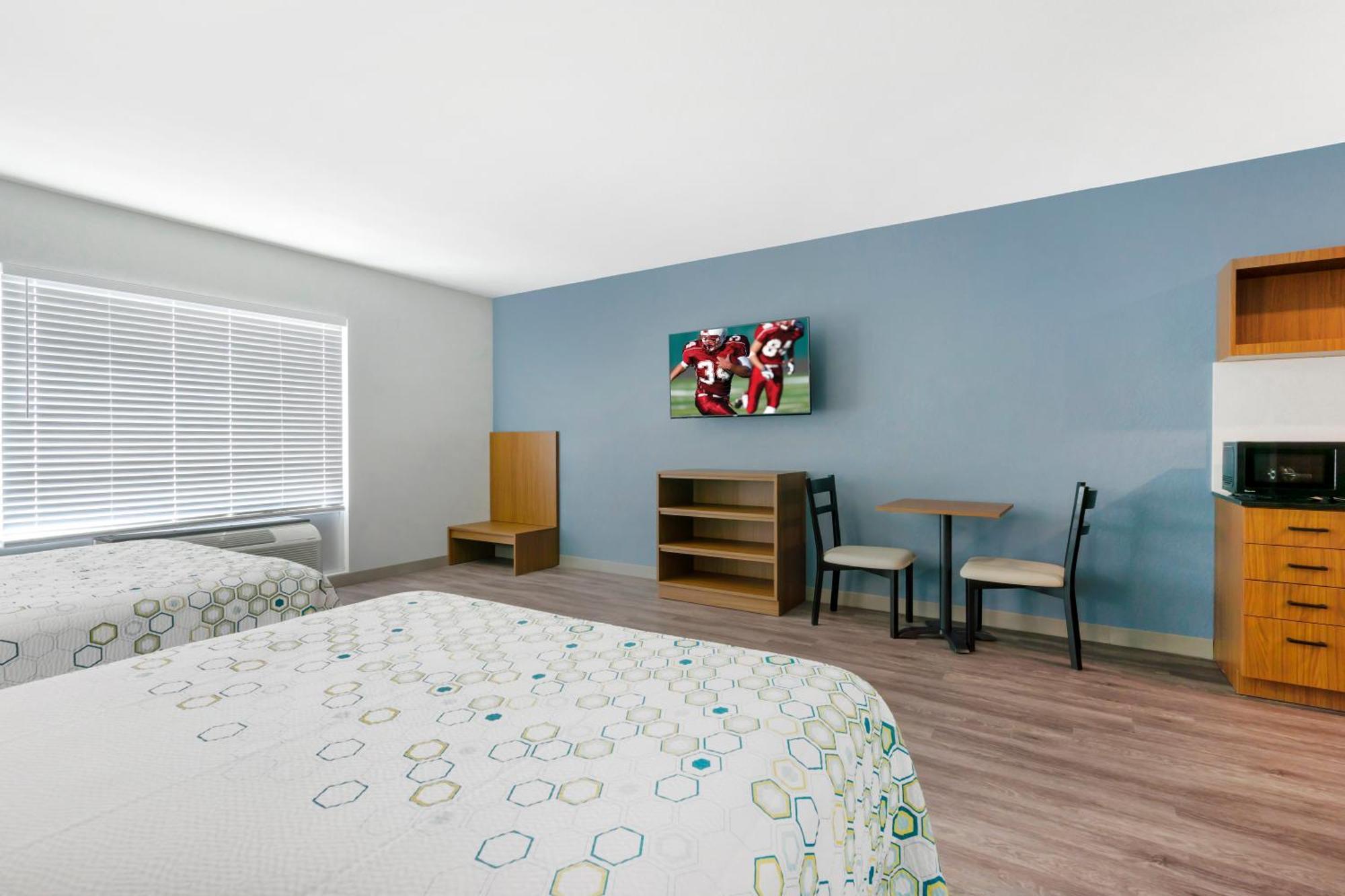 Hometowne Studios By Red Roof Tampa - Airport West Chase Exterior foto